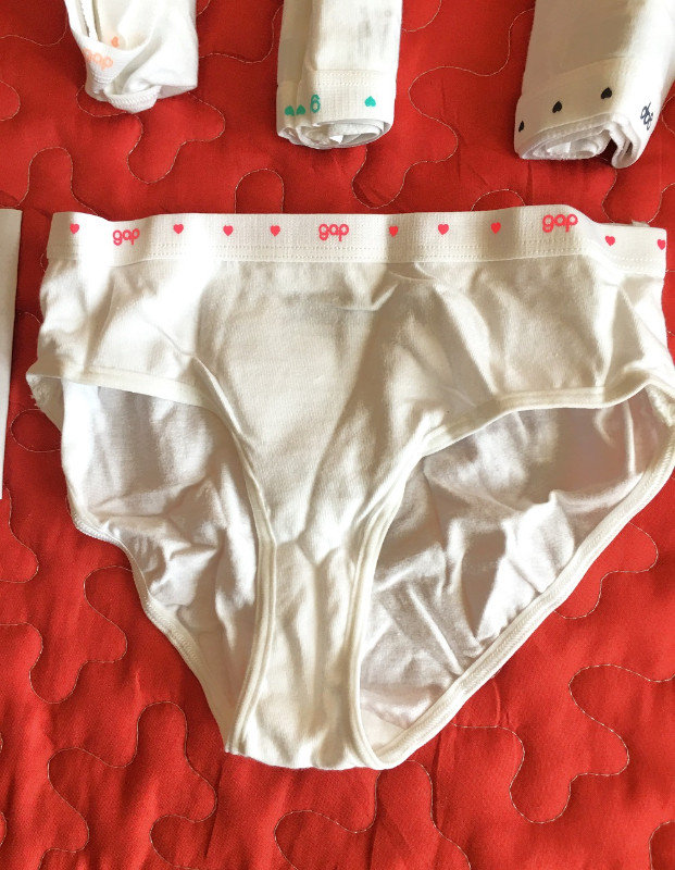 GAP Girl's 5-Pack Underwear, Sizes 6-7, White in Kids & Youth in City of Toronto - Image 2