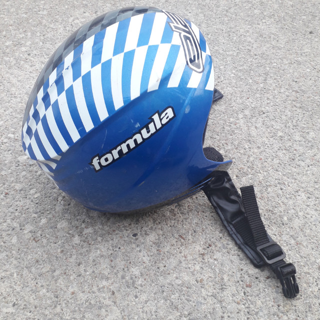 Half-Price - Deluxe Junior Ski Helmet - size M 54 to 57cm in Ski in City of Toronto - Image 2