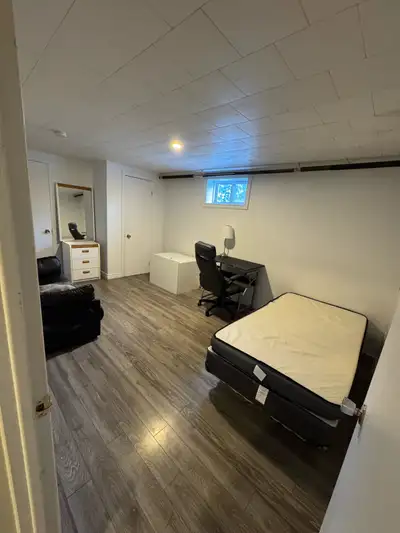 Chambre à louer - Tout inclus | 620 Av. St-Honoré, Ste-Marie Une chambre disponible à partir du 1 dé...