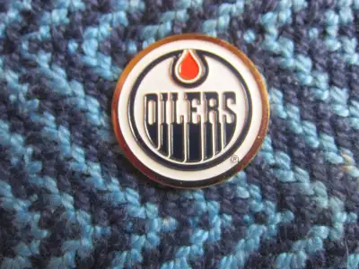 *JUST RELEASED* NEW HIGH QUALITY GORGEOUS **OILERS** MID-SIZE STAFF BAG + BAG TOWEL + BALL MARKER CO...