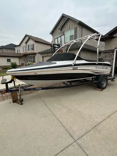 I am selling a 2008 Tahoe Q5i ski and fish combo boat, a versatile vessel perfect for watersports an...