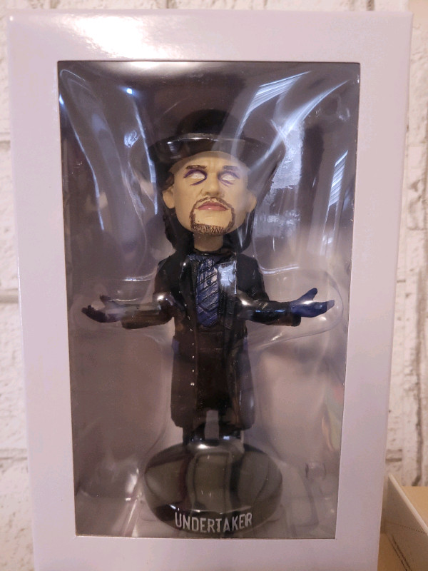 Old school Undertaker bobblehead wwe 7 inches in Arts & Collectibles in Markham / York Region