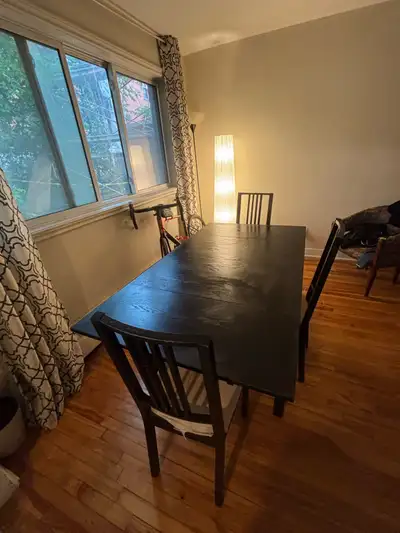 Table de salle à manger extensible avec 3 chaises – 60$, View more