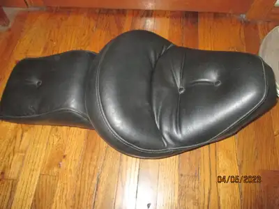 Drag Specialties Double seat for 70 to 80's FLH&,FX, and Leather Studded Solo seat for 90" to 2000"s...
