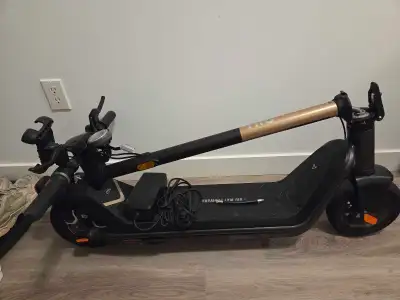 Used NIU KQi3 Pro for sale NIU Electric Scooter for Adults - 700W Max Power, 31 Miles Long Range, Ma...
