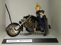 Final Fantasy VII Cloud with Hardy Daytona Statue