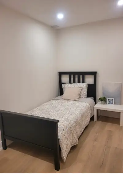 Cozy female homestay room for student/professional