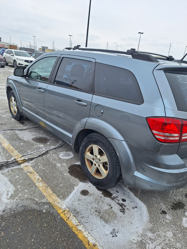 2010 Dodge journey in Cars & Trucks in Mississauga / Peel Region - Image 3