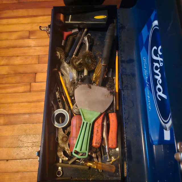 Tool box with tools in Hand Tools in Trenton - Image 4
