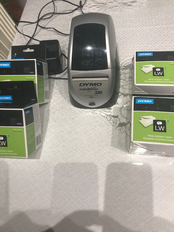 Imprimante  Dymo  320 neuf à vendre $110 avec 3 cartouches dans Appareils électroniques  à Longueuil/Rive Sud