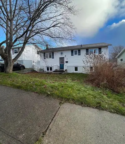 This main floor home features spacious eat in kitchen, living room, 3 bedrooms, and 1 bathroom. Down...