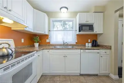 3 Bed Room 1.5 baths Townhouse for Rent