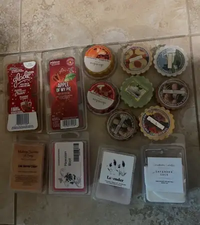 Assorted Candle wax  melts new 4 for 10$, View more