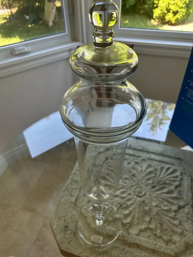 Glass Apothecary Jar with Lid in Home Décor & Accents in Markham / York Region - Image 3