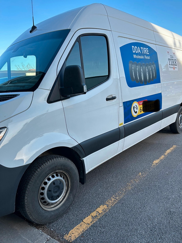  Mercedes-Benz sprinter in Cars & Trucks in Markham / York Region - Image 2