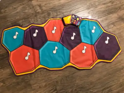 Tapis musical B Toys, View more