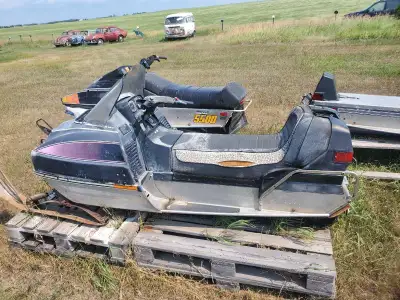 Selling an Artic Cat 440 with electric start. This snowmobile is a vintage find, showing signs of we...