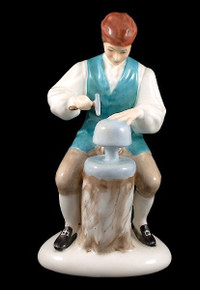 Royal Doulton 'The Silversmith of Williamsburg' HN2208 Figurine