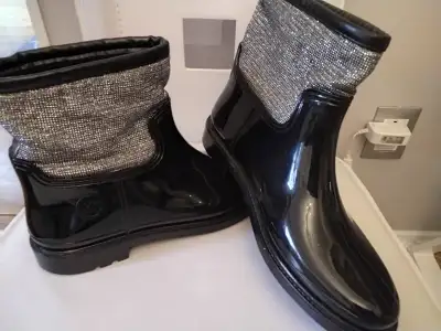 Michael Kors ankle  new beautiful boots good price, View more