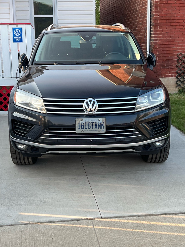 PENDING - 2015 Volkswagen Touareg TDI Execline in Cars & Trucks in Thunder Bay - Image 2
