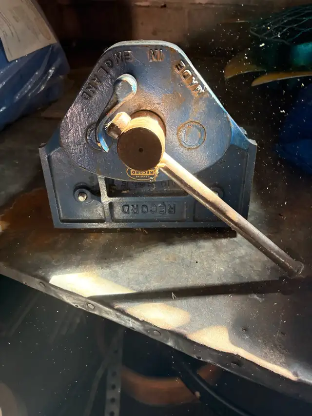 Bench vice in Hand Tools in Windsor Region - Image 4