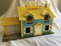 VINTAGE FISHER PRICE FAMILY PLAYHOUSE