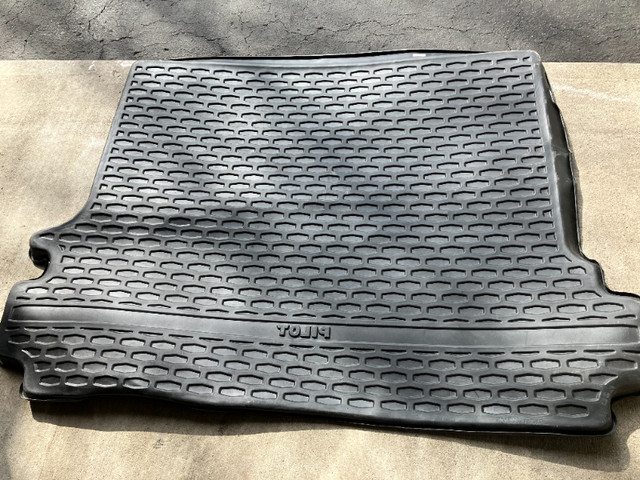 Honda Pilot 2008 OEM Rubber Mats Cover HeadRest in Other in City of Toronto - Image 4