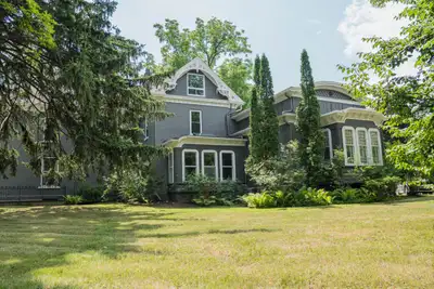 Establish or elevate your professional presence in a distinguished Old Oakville setting. Let the pri...