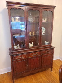 China Hutch - attention furniture flippers!
