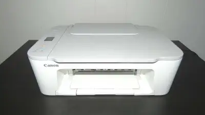 /! \ PAS DE LIVRAISON /! \ Bonjour, Je vend mon imprimante/Scanner de la marque Canon en très bon ét...
