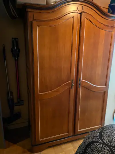 Armoire en bois, View more