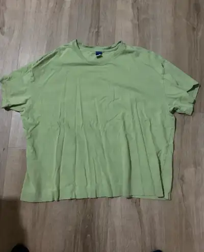 Old Navy t-shirt, View more