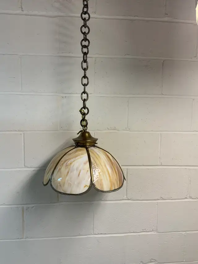 ANTIQUE TIFFANY LIGHT (hanging) in Indoor Lighting & Fans in Mississauga / Peel Region - Image 5