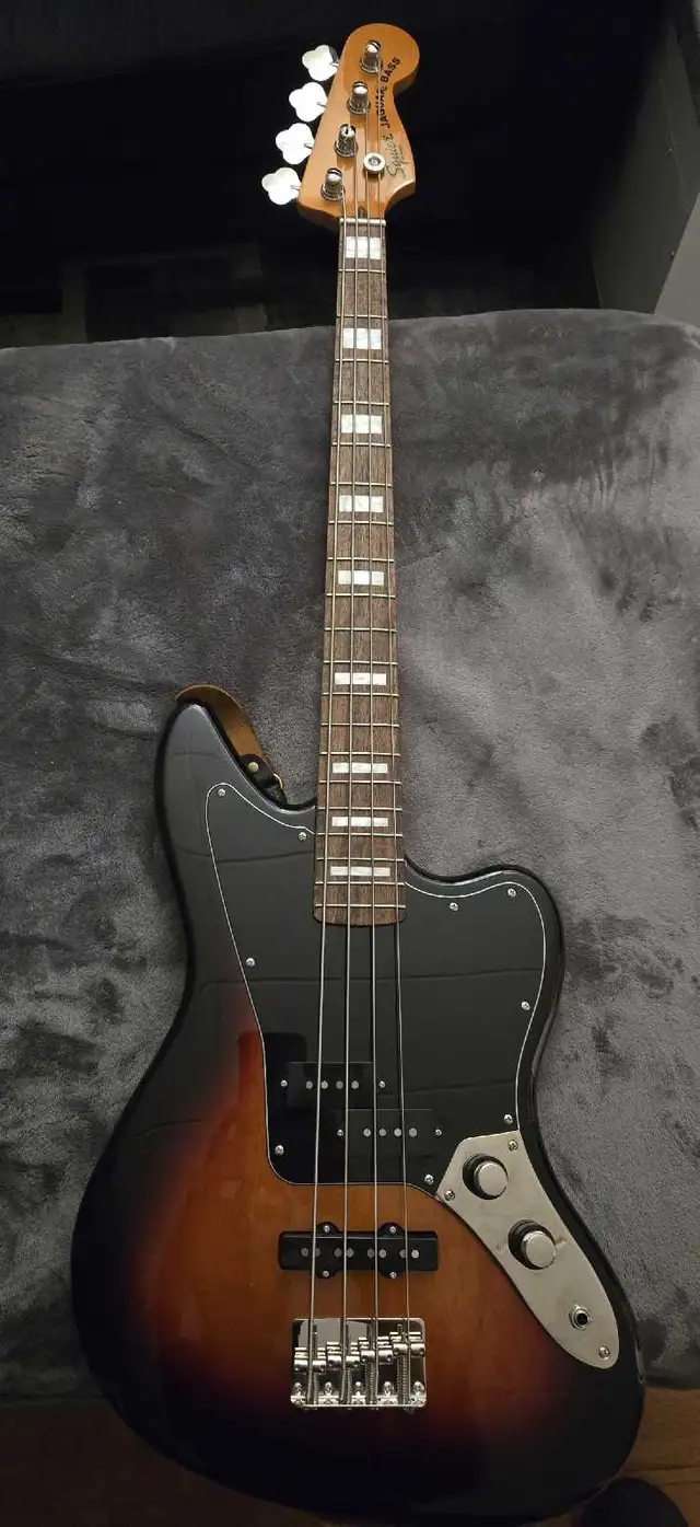 Squire Classic Vibe Jaguar Bass Guitar  in Guitars in Windsor Region - Image 2