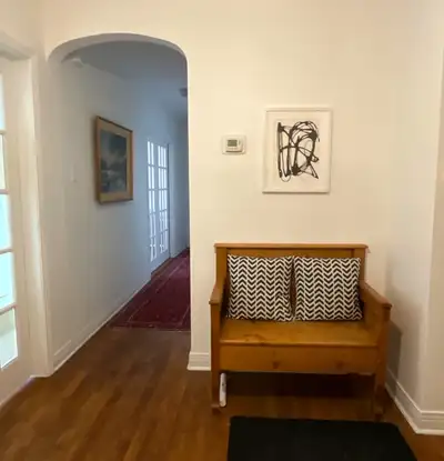 Grande chambre meublée et ensoleillée près de l'UDM