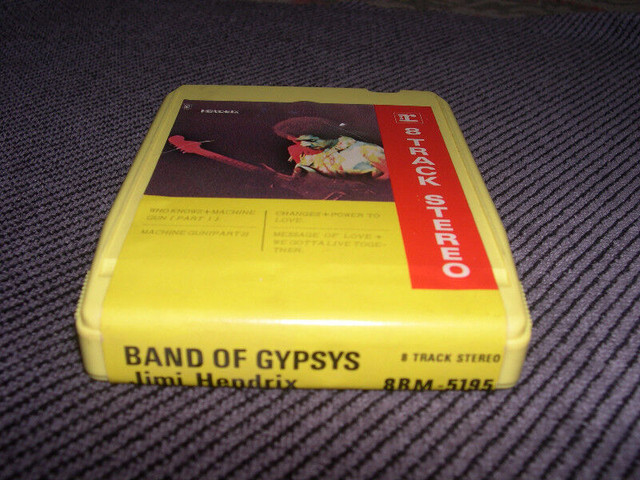 Jimi Hendrix - Band of Gypsys (1970) cassette 8 pistes 8 tracks dans CD, DVD et Blu-ray  à Ville de Montréal - Image 2