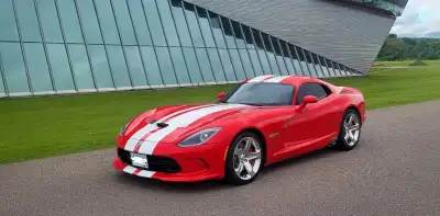 2015 Viper GT - Red with white 3M stripes, 6 speed manual, only 3,600 kms with factory Rittler polis...