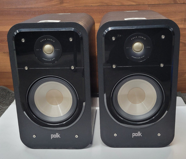 Polk S20 Bookshelf Speaker Pair - Black Walnut in General Electronics in Windsor Region - Image 2