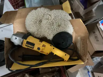 DEWALT Variable Speed Polisher, 7-Inch to 9-Inch (DWP849), View more