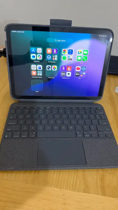Selling my iPad 10th Gen together with the Logitech Combo Touch Keyboard Case (Oxford Gray), the per...