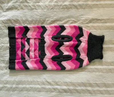 Manteau de chien Hotel Doggy en tricot (lire l'annonce)., View more