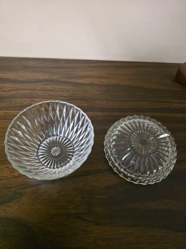 Vintage Duralex Chiseled Glass Dish in Arts & Collectibles in Thunder Bay - Image 5