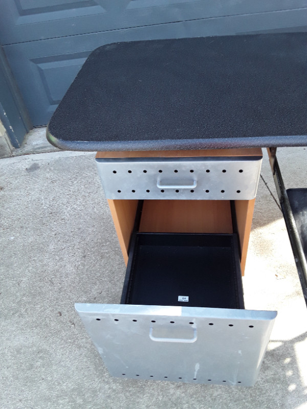 Computer desk with drawer and pullout keyboard tray Desks St