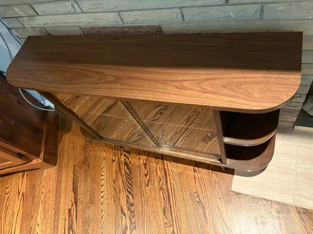 VINTAGE BOOKCASE in Bookcases & Shelving Units in Markham / York Region - Image 3