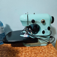 Child sewing machine