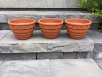 New… 3 Terracotta pots 9”x 6”