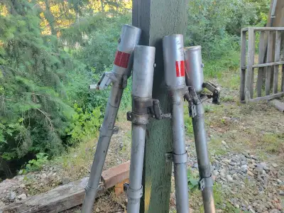4 truck camper jacks. One works quite well. The others work with a little blocking as they don't ful...