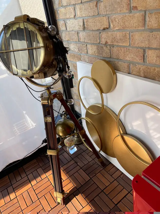 accent Brass Floor lamps in Indoor Lighting & Fans in Markham / York Region - Image 10