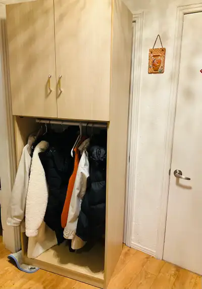 Armoire de rangement / Wardrobe-style storage unit, View more