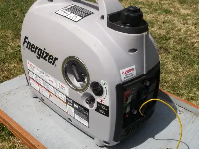 ENERGIZER 2,200 WATT INVERTER GENERATOR 80CC MOTOR.LOW HRS QUIET RUNNING FUEL SAVING MODE $340. #2 C...
